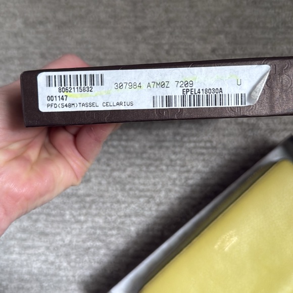 Gucci
Bamboo Accent Leather Continental Wallet - Picture 11 of 14